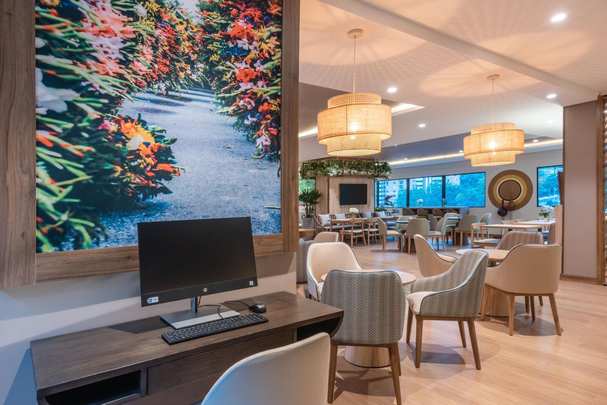 Fairfield By Marriott Medellin Sabaneta Hotel Itagüí Bagian luar foto